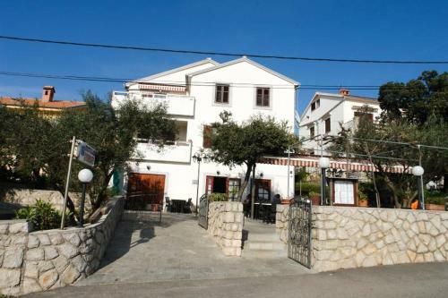Hostal Guest House Lara