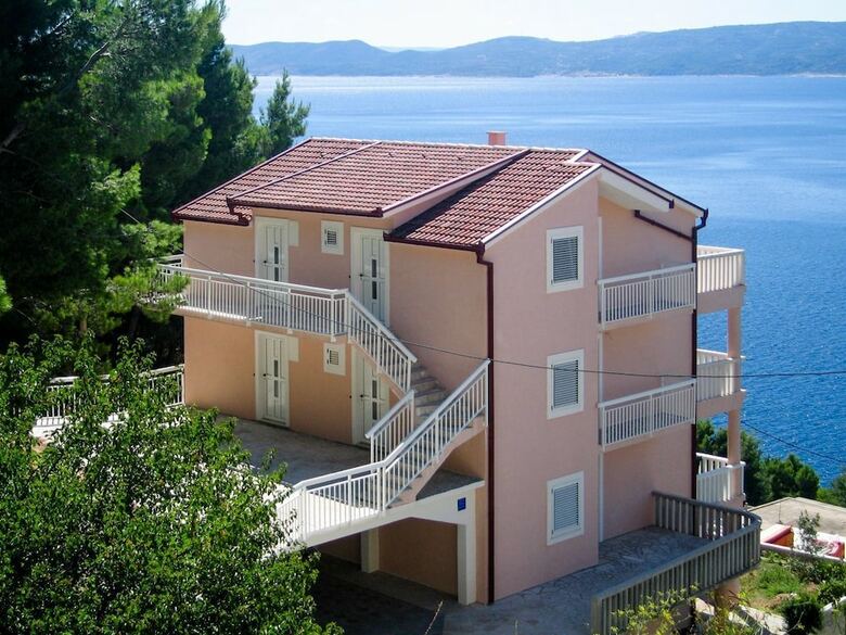 Apartments Ivan?i?