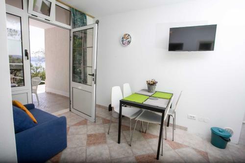 Apartments Luka