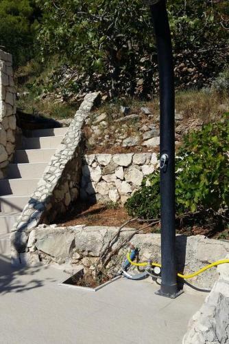 Apartments With A Parking Space Pisak (omis) - 4281