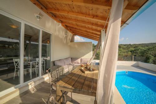 Holiday House Baras Garden