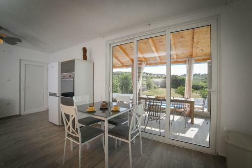 Holiday House Baras Garden