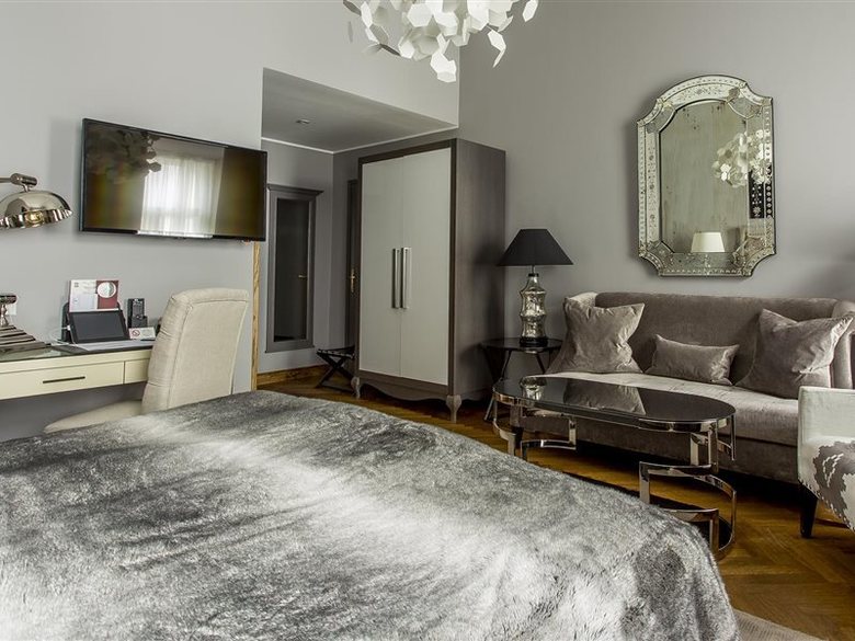Hotel St Petersbourg