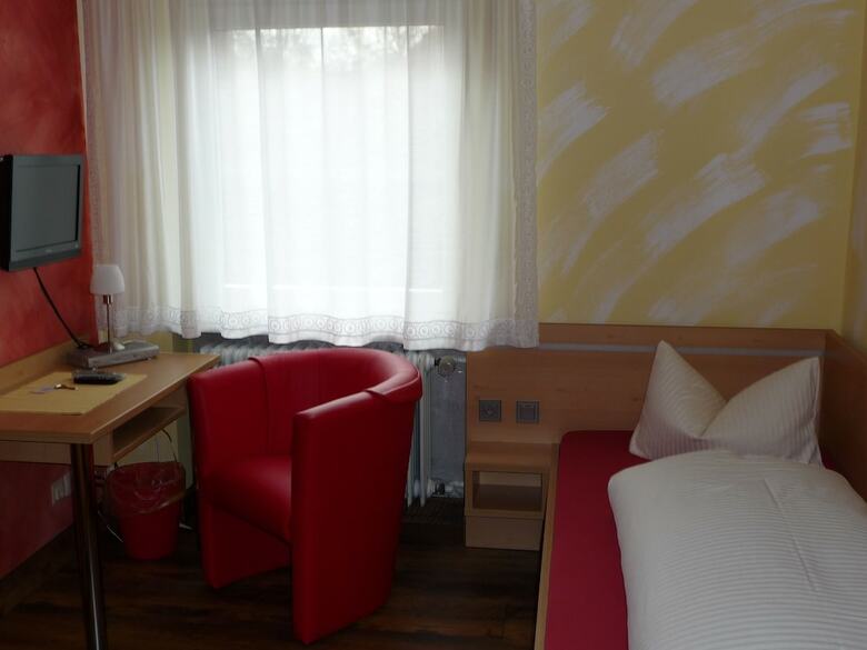Hostal Hotel Garni Pension Zur Krone