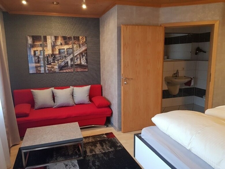 Hostal Hotel Garni Pension Zur Krone
