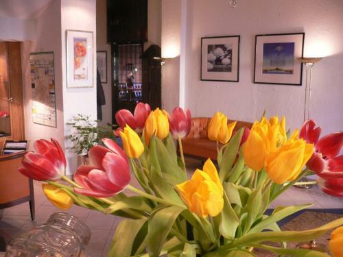 City Hotel