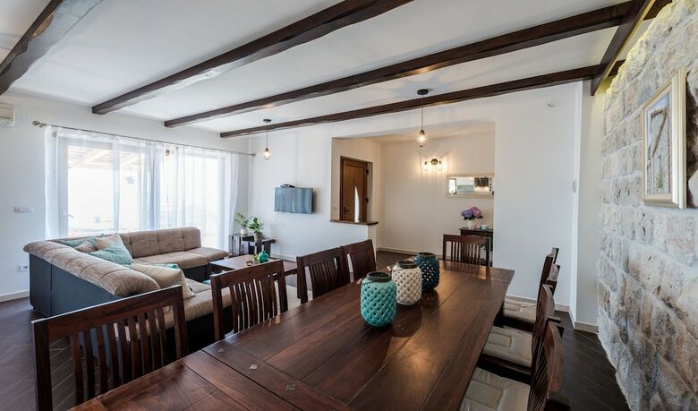 Apartments Villa Made 4U