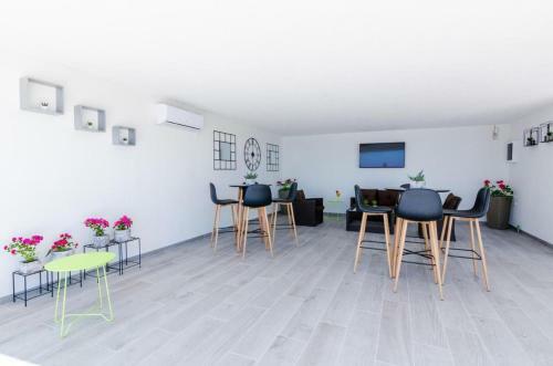 Beautiful Sea View Apartment
