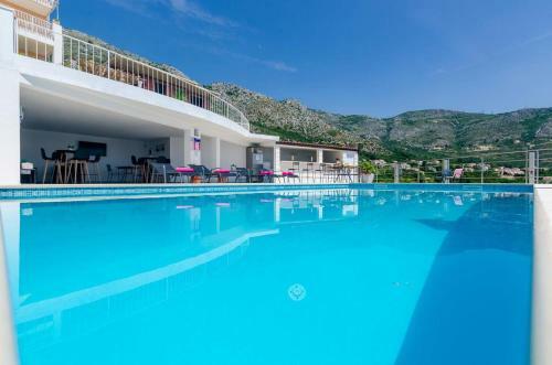 Beautiful Sea View Apartment