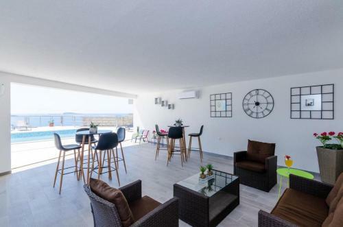 Beautiful Sea View Apartment