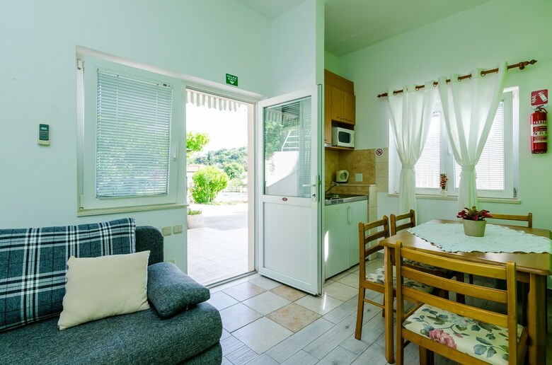Apartments Mali Paradiso