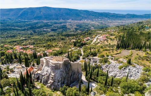 Eight-bedroom Holiday Home In Molunat