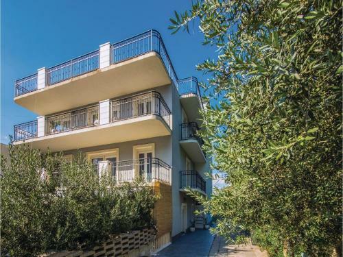 Three-bedroom Apartment In Mravince