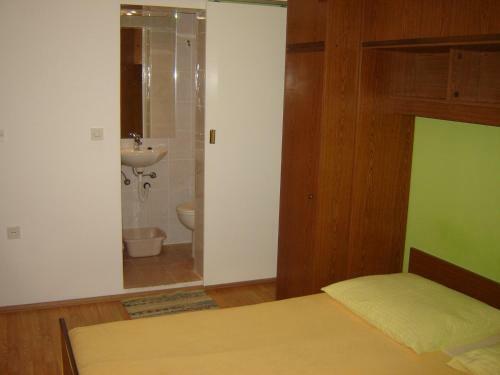 Apartment Mundanije 1
