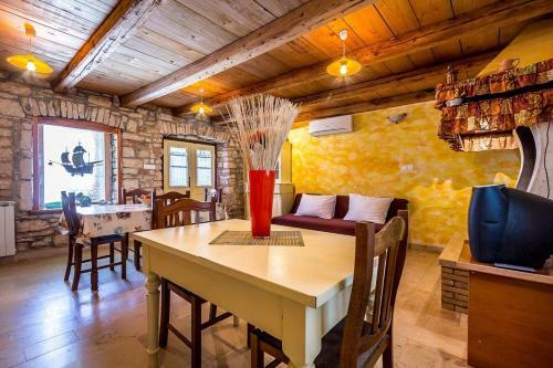 Holiday Home Ambrozio
