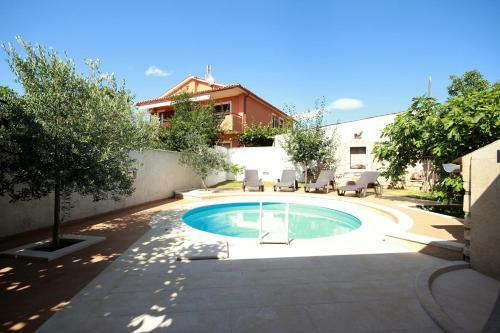 Holiday Home Ambrozio