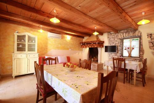Holiday Home Ambrozio