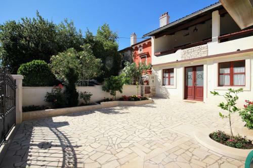 Holiday Home Ambrozio