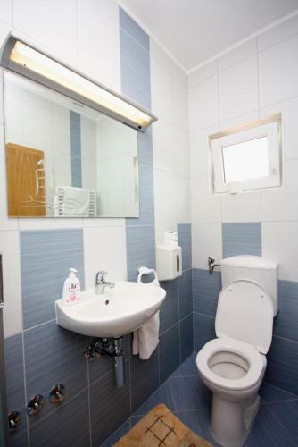 Hostal Rooms With A Parking Space Murter - 3221