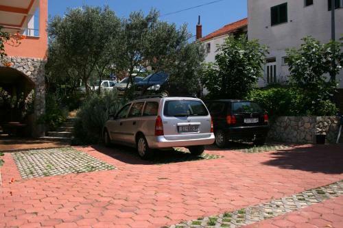 Hostal Rooms With A Parking Space Murter - 3221