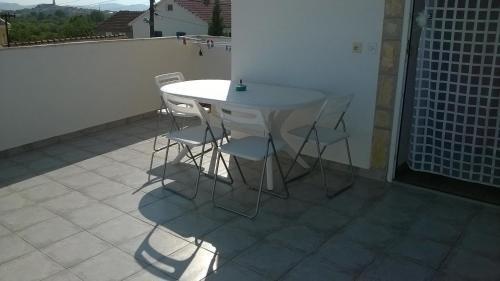 Apartments With A Parking Space Murter - 12299