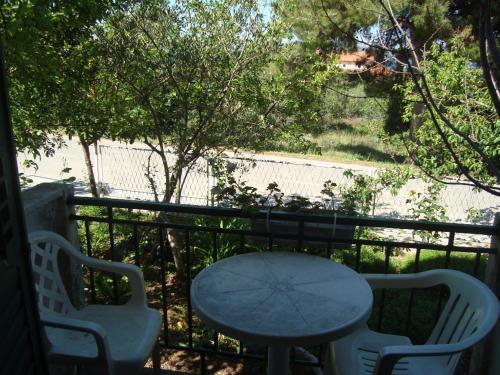 Murter Apartment Sleeps 6