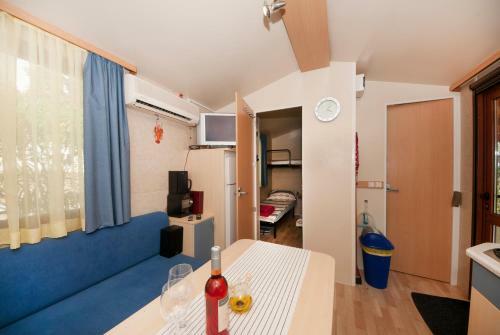 Apartamentos Holiday Home Robinzon