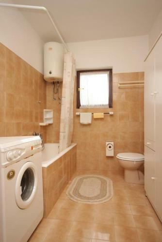 Family Friendly Seaside Apartments Preko (ugljan) - 8232