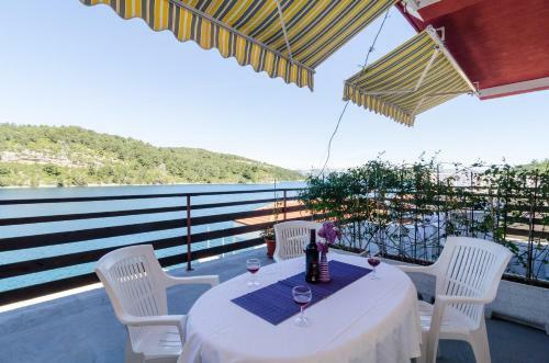 Apartments Matana Chano