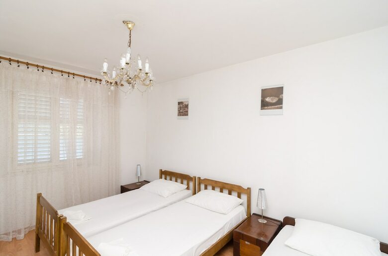 Hostal Rooms Ogigija