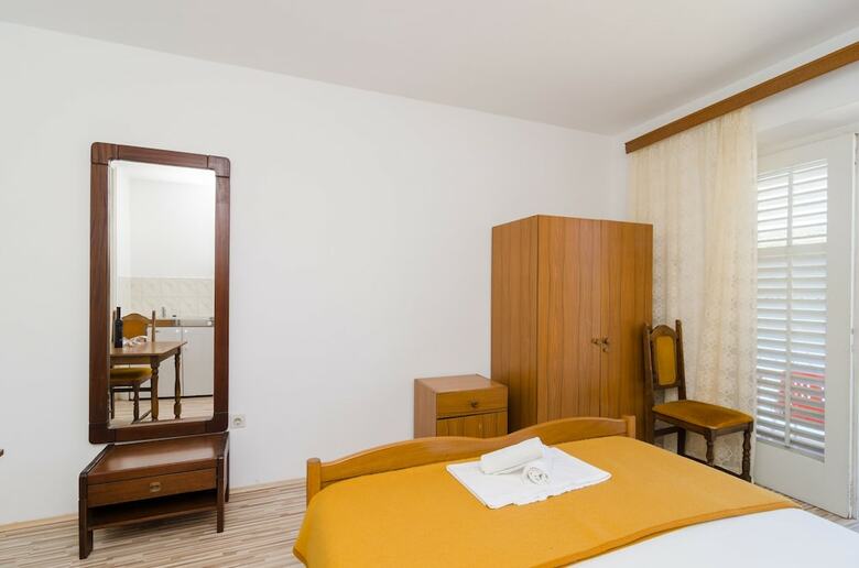 Hostal Rooms Ogigija