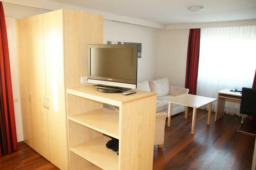 Hostal G�stehaus Adler