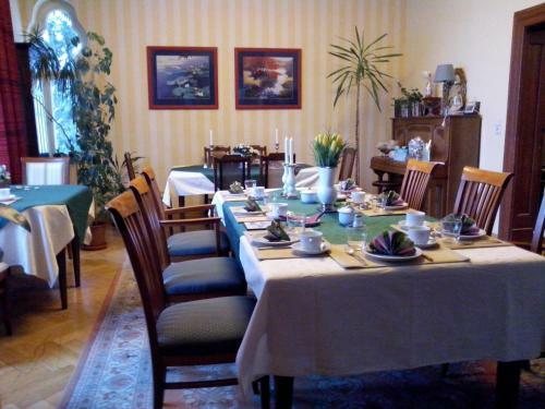 Hostal Pension & G�stehaus Villa K�hn