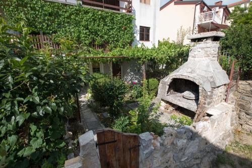 Apartments With A Parking Space Podstrana (split) - 11918