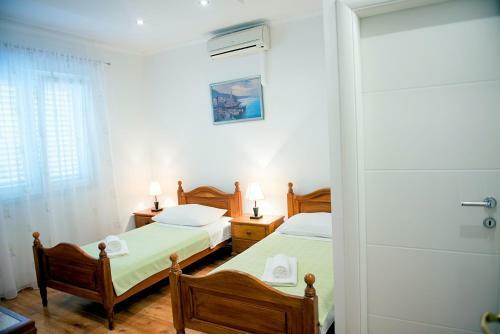 Hostal Apartments And Rooms Robert G