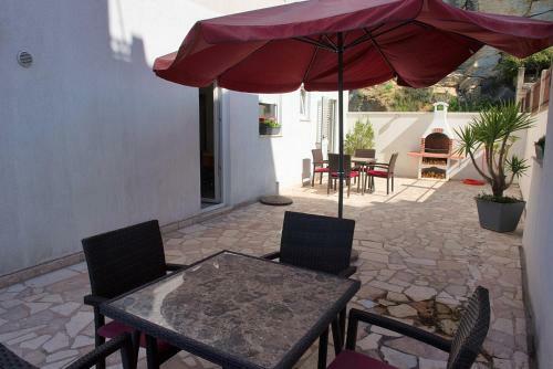 Hostal Apartments And Rooms Robert G