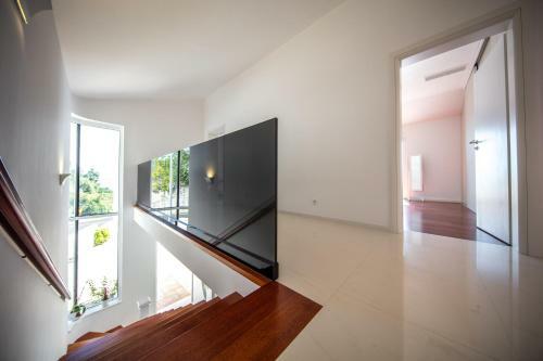 Villa Gg: The White Villa