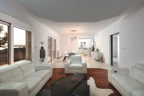 Villa Gg: The White Villa