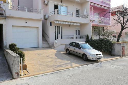 Apartments With A Parking Space Podstrana (split) - 10348