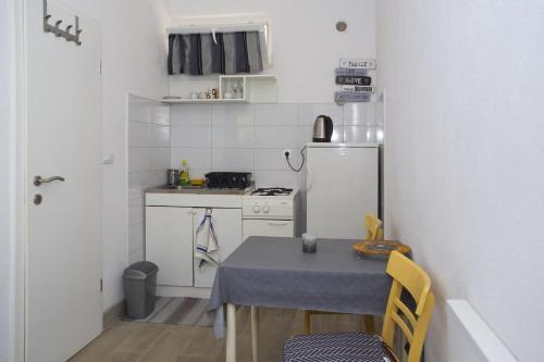 Apartments With A Parking Space Podgora (makarska) - 12816