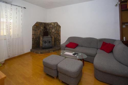 Apartments With A Parking Space Podgora (makarska) - 12816