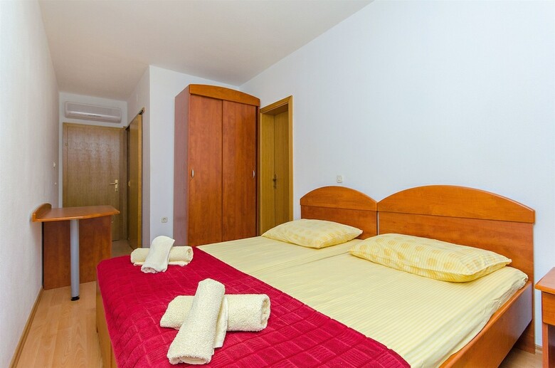 Hostal Apartments Villa Skala