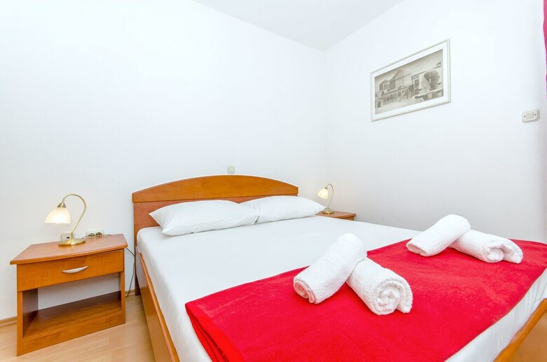 Hostal Apartments Villa Skala