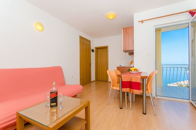 Hostal Apartments Villa Skala