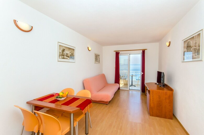 Hostal Apartments Villa Skala