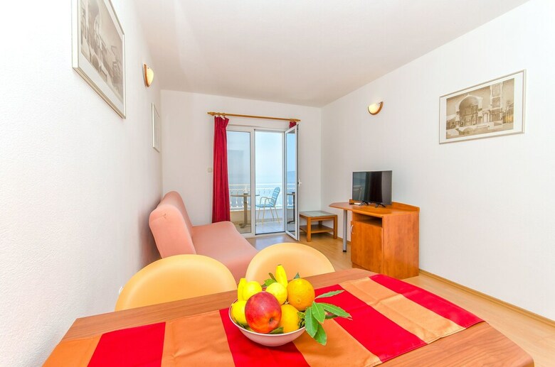 Hostal Apartments Villa Skala