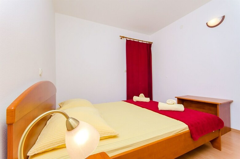 Hostal Apartments Villa Skala