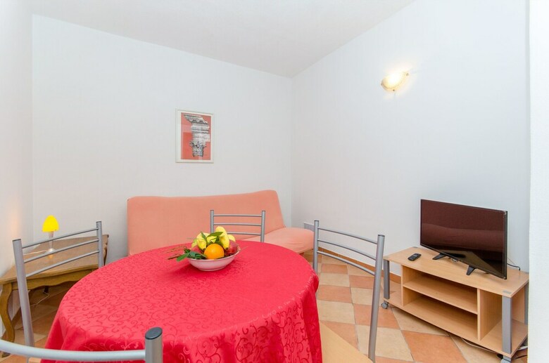 Hostal Apartments Villa Skala