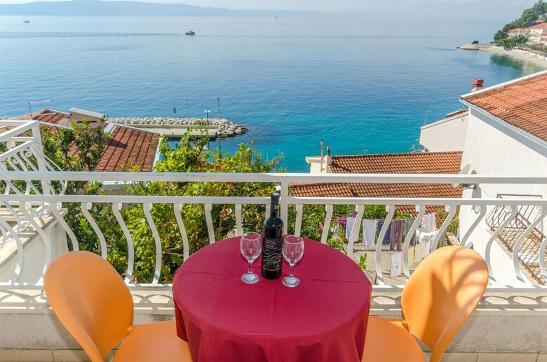 Hostal Apartments Villa Skala
