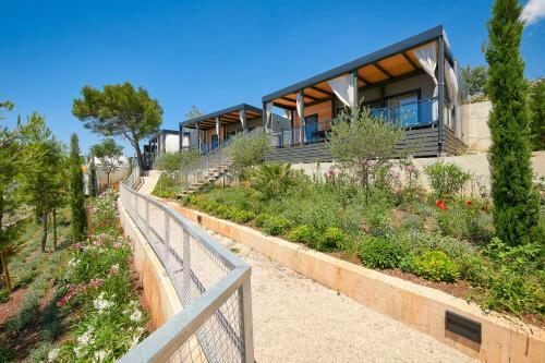 Medora Orbis Mobile Homes & Glamping